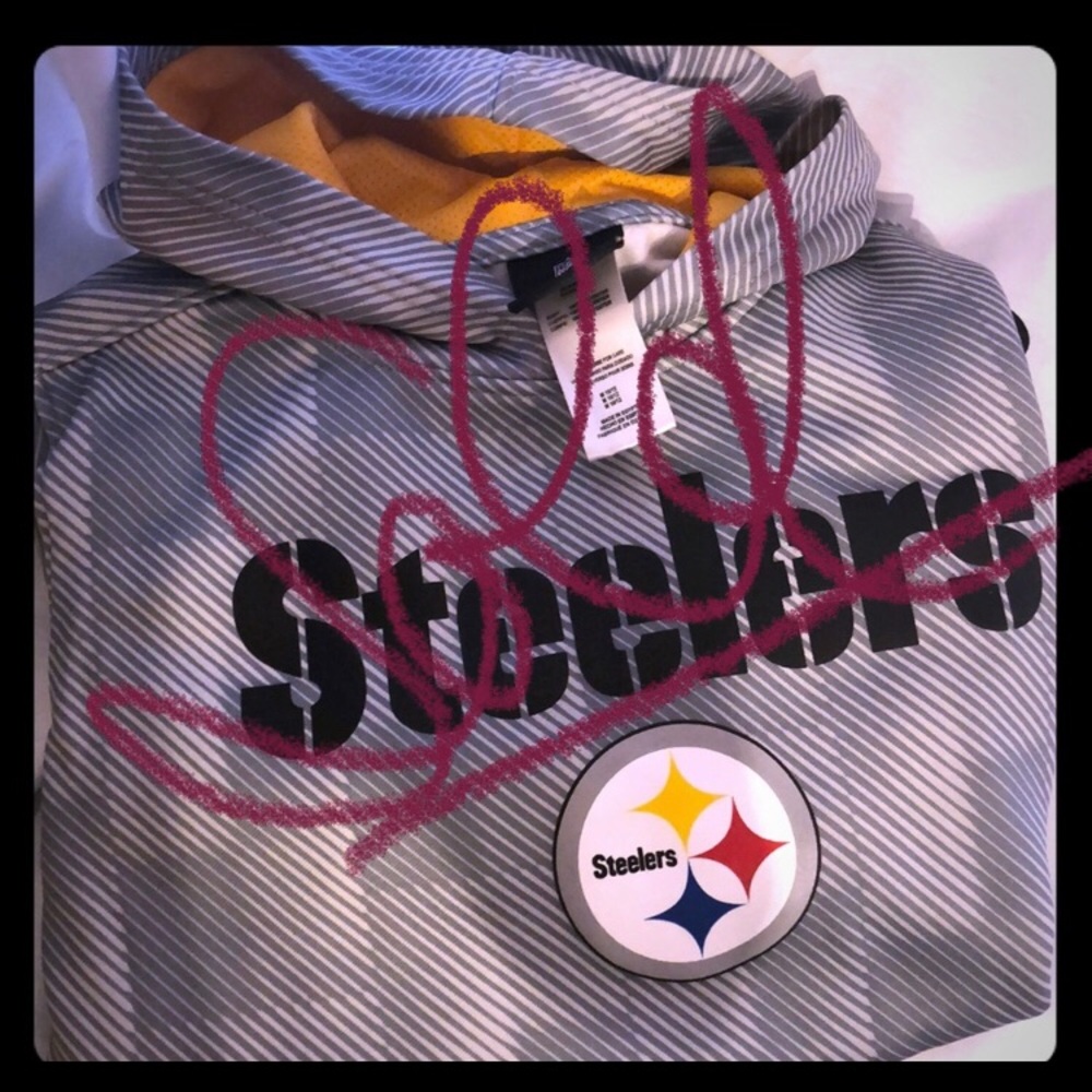 Licensed Steelers Hoodie- New- Unisex M 10/12